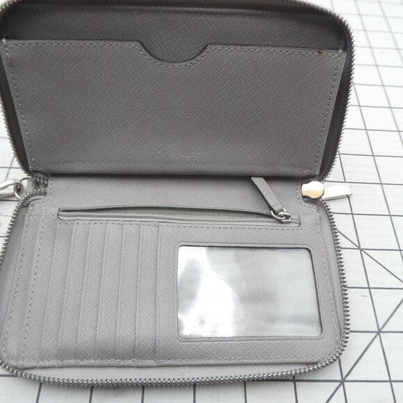 Michael Kors Large Pebbled Leather Smartphone Wristlet - Gray - Picture 5 of 11